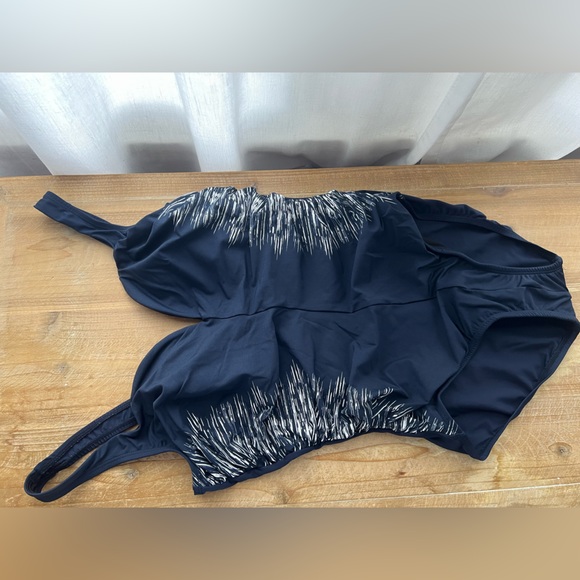 New Miraclesuit Temptress One Piece in Silver Shores Size 12 - Picture 5 of 11